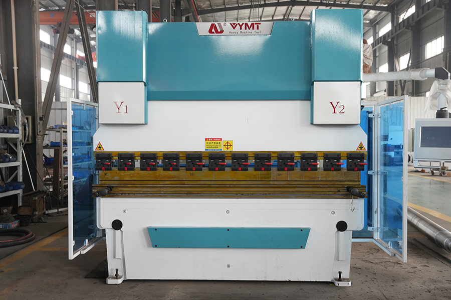What is the role of the CNC hydraulic shearing machine’s back gauge system, and how does it improve cutting repeatability?