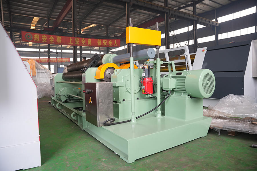 How is the hand push floor washing truck designed to handle debris or dirt buildup in the brush area?